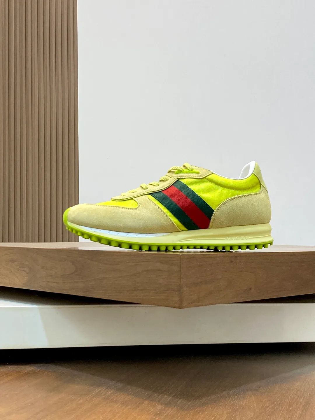 Men's shoes 💰660 [Gucci] Gucci - high-end quality original order 👩🏻‍❤️‍👨🏻 couple wear 🔍🔍🔍 casual sports shoes - upper: 🔝 suede calfskin, shoe body brand totem cloth. brand webbing, tongue. heel. air pressure brand logo - lining: water-dyed sheepskin -Outsole: ultra-light TPU foam·TR rubber; two-color molded outsole -Ultra-high quality control·fine workmanship: highlighted (high-end·exquisite·class) -Size: same style for men and women 36-44 (female 35, 40, male 45, 46 can be customized)·